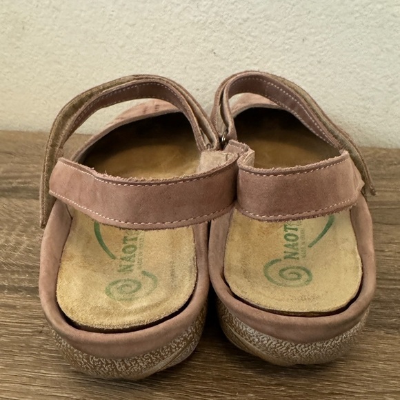 Naot Rari Flat in Mauve, Size 41 (10-10.5) - Picture 6 of 7